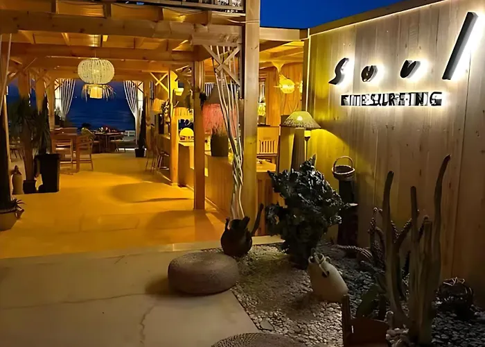 Apartment Art - La Hacienda,